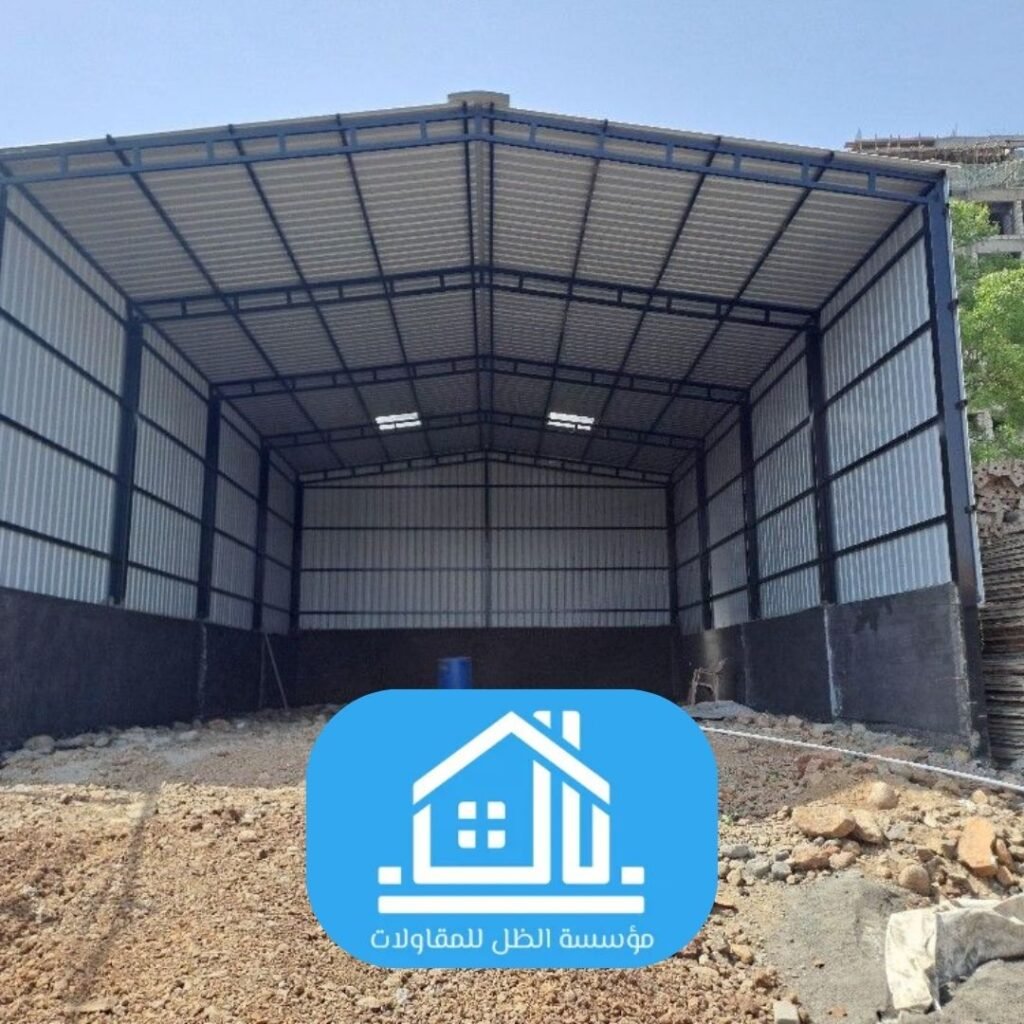 مستودع مبني بنظام ساندوتش بانل في الرياض
