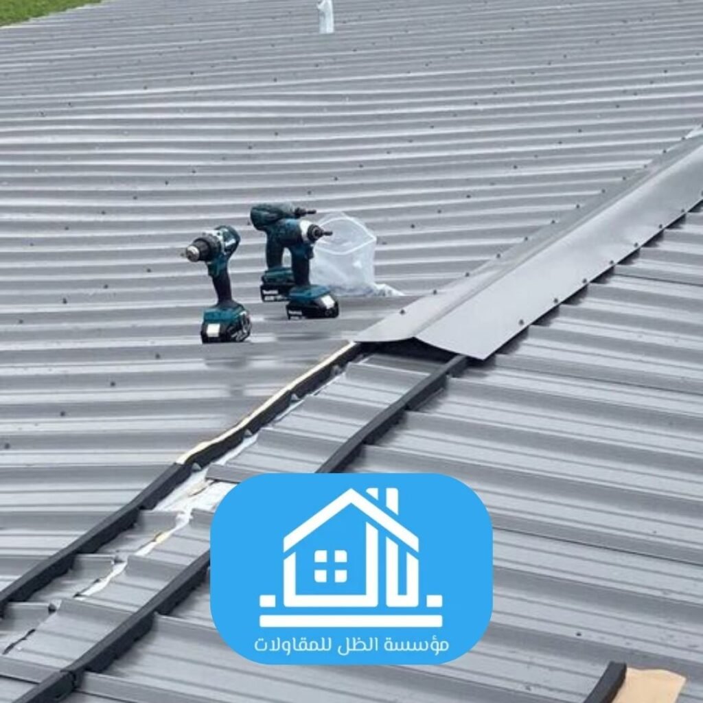 شركة توريد سندوتش بنل تقوم بتركيب واجهة مبنى تجاري