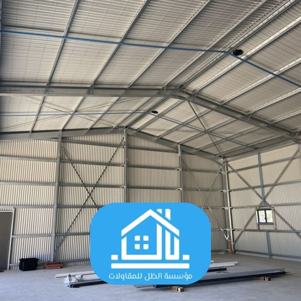 مستودعات أطعمة ومشروبات مبنية بالسندوتش بانل