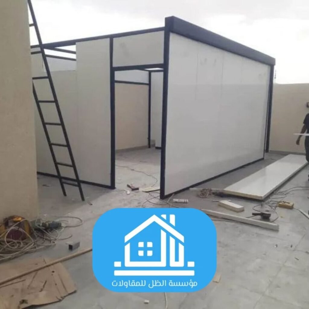 واجهات مباني إدارية باستخدام سندوتش بانل مخصص الألوان