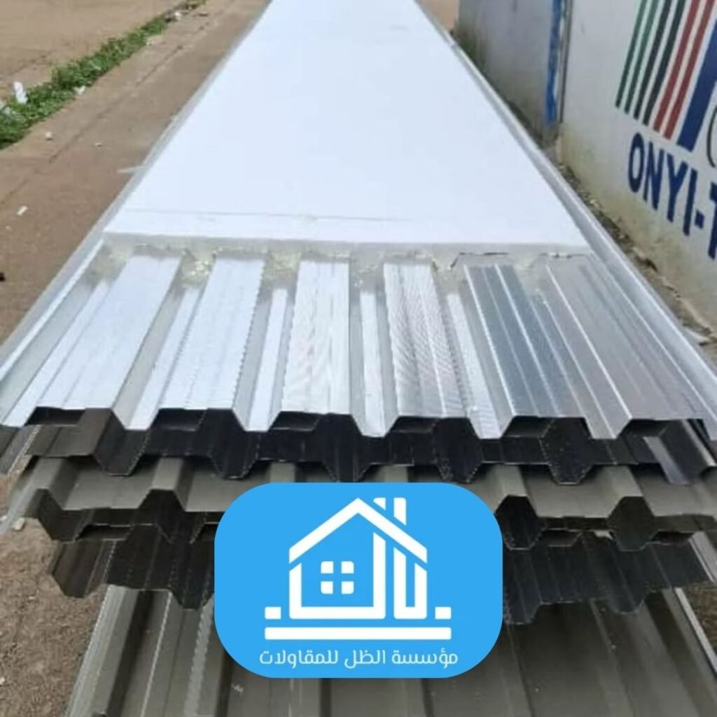 الواح ثلاثية الطبقات للعزل الحراري في المنشآت الصناعية