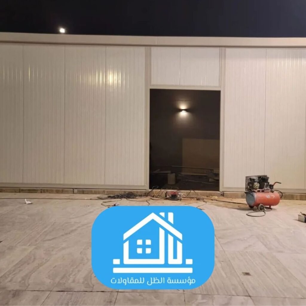 بناء مستودعات تجارية في الرياض باستخدام ألواح ساندويتش