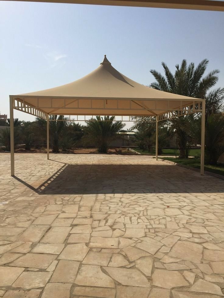 مظلات هرمية